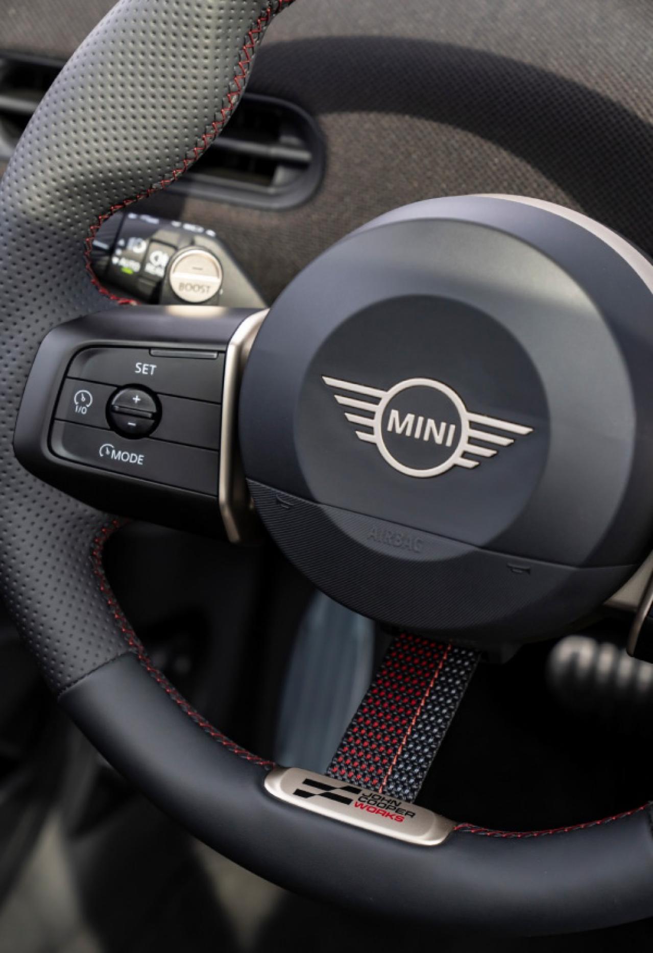 MINI COOPERのモデル・ラインアップにハイ・パフォーマンス・モデル「JOHN COOPER WORKS」を追加