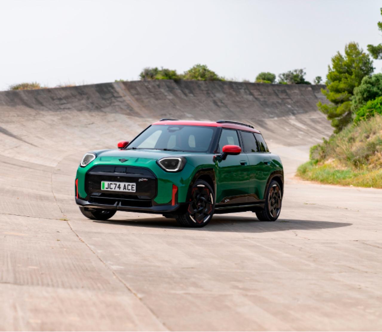 MINI史上初：ハイ・パフォーマンス・モデルJOHN COOPER WORKSに電気自動車が誕生