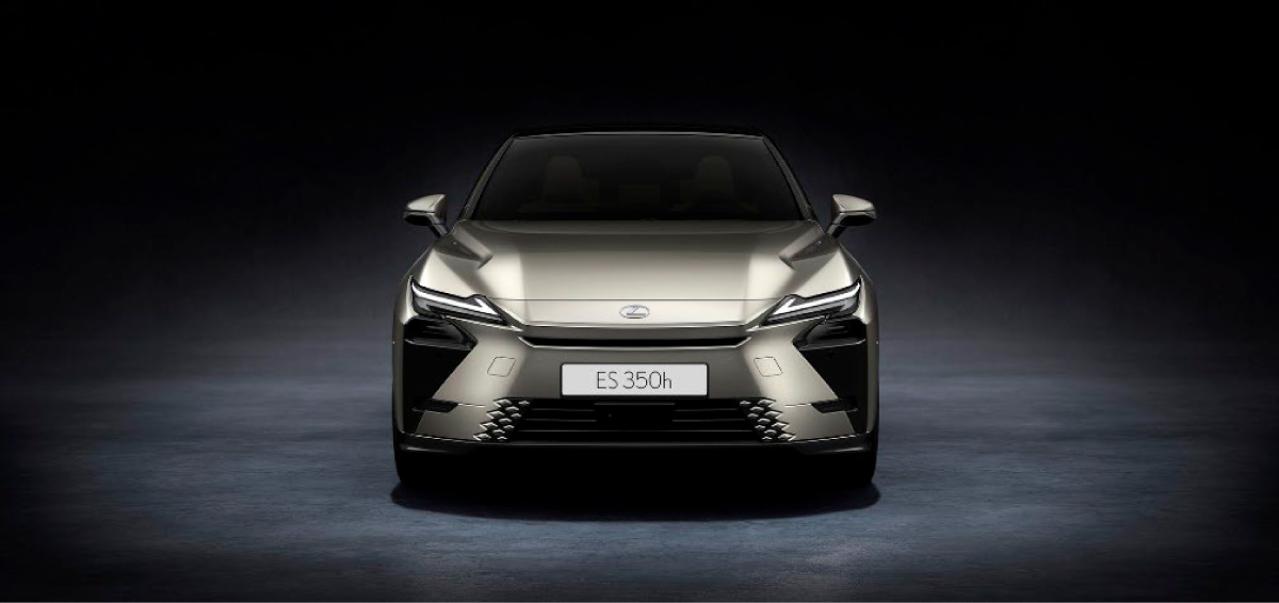 LEXUS、新型「ES」を世界初公開
