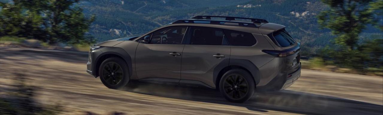 「走り」と「広さ」にこだわった新たなバッテリーEV「bZ Woodland」を北米で世界初披露