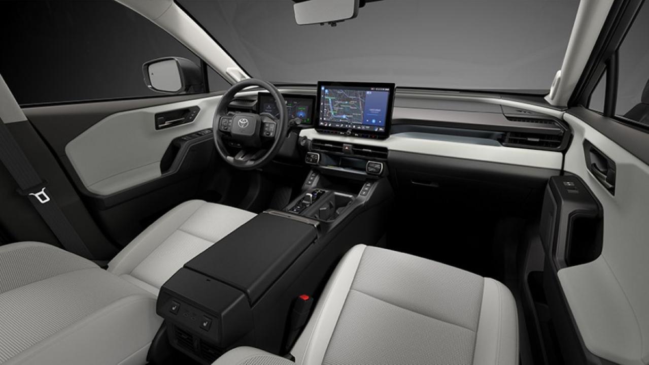 新型「RAV4」を世界初公開