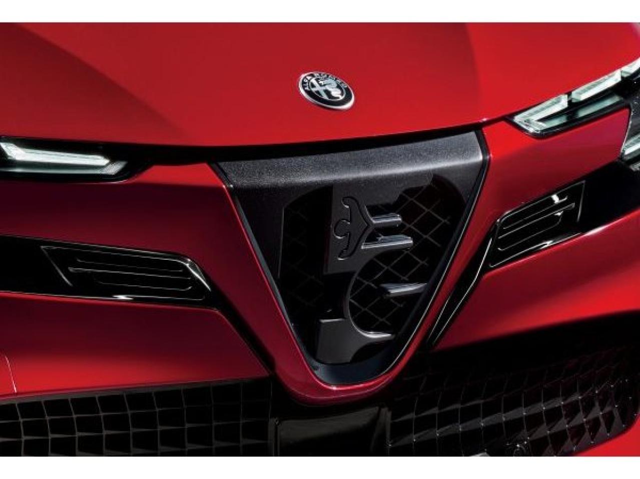 アルファ ロメオ、新型コンパクトSUVモデル 「Alfa Romeo Junior」を発売